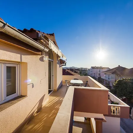 Apartmani Zelenika 아파트 *