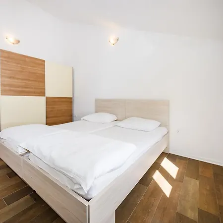 아파트 Apartmani Zelenika *