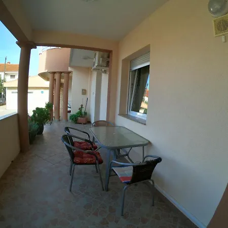 아파트 Apartmani Zelenika