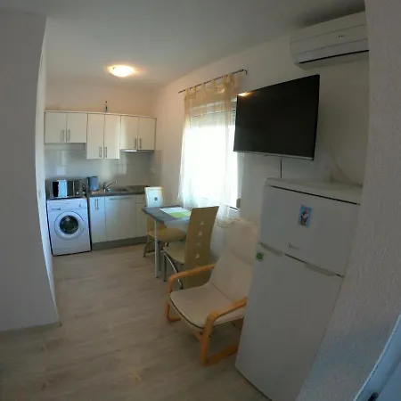 Apartmani Zelenika 아파트