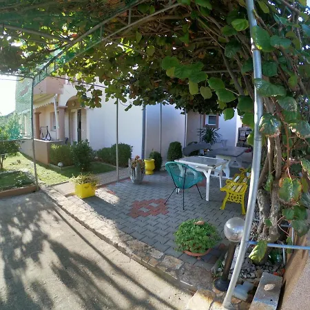 Apartmani Zelenika 아파트